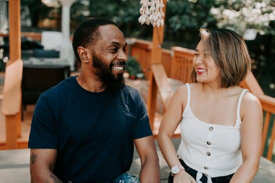 How To Know He Likes You But Not in Love With You