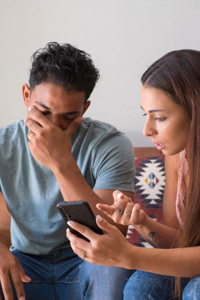 Signs He Doesn’t Miss You