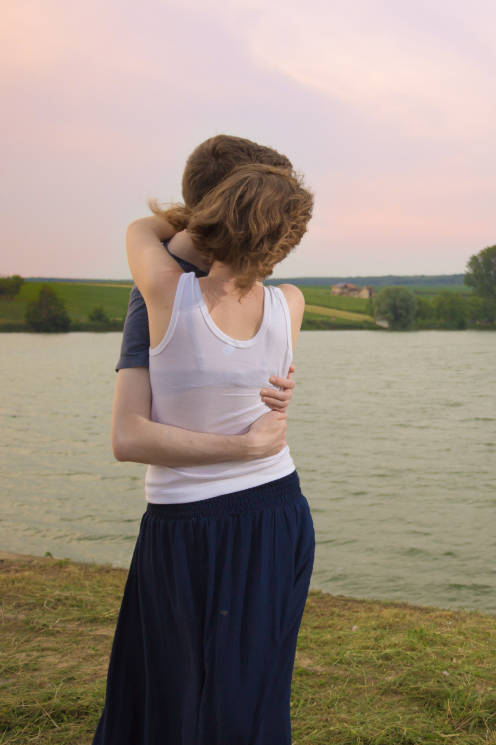 SIGNS YOU ARE A CLINGY GIRLFRIEND