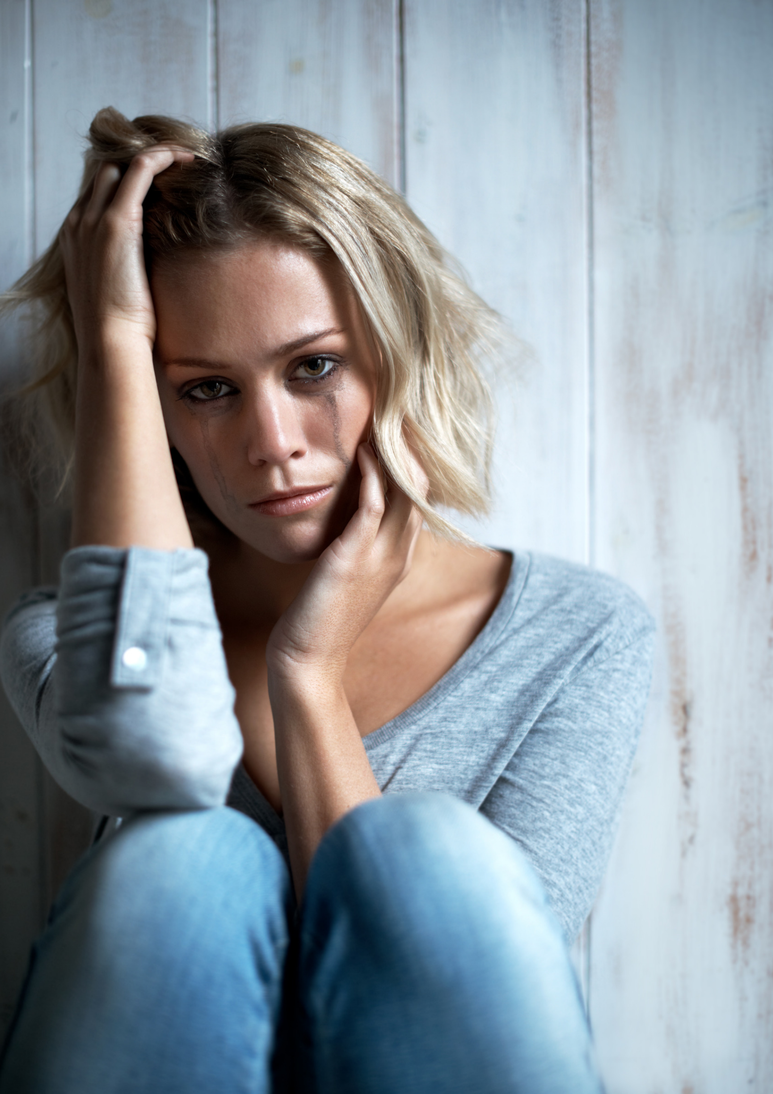 SIGNS HE IS STILL IN LOVE WITH HIS EX