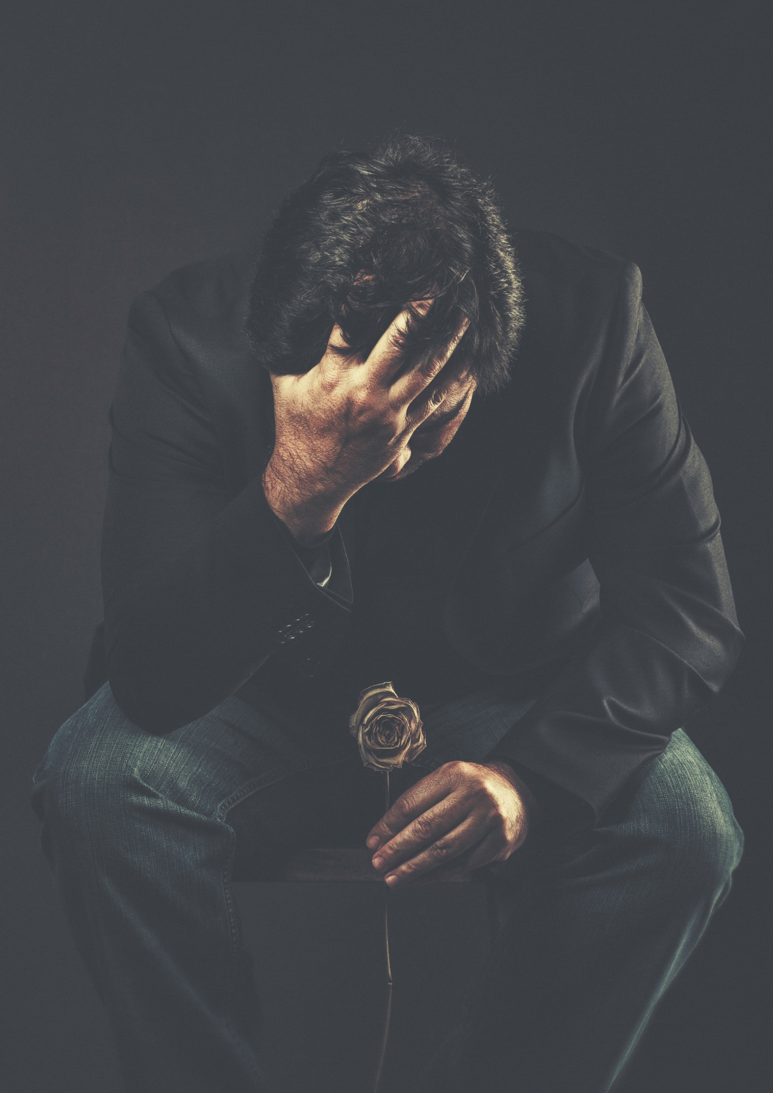 SIGNS HE IS STILL IN LOVE WITH HIS EX