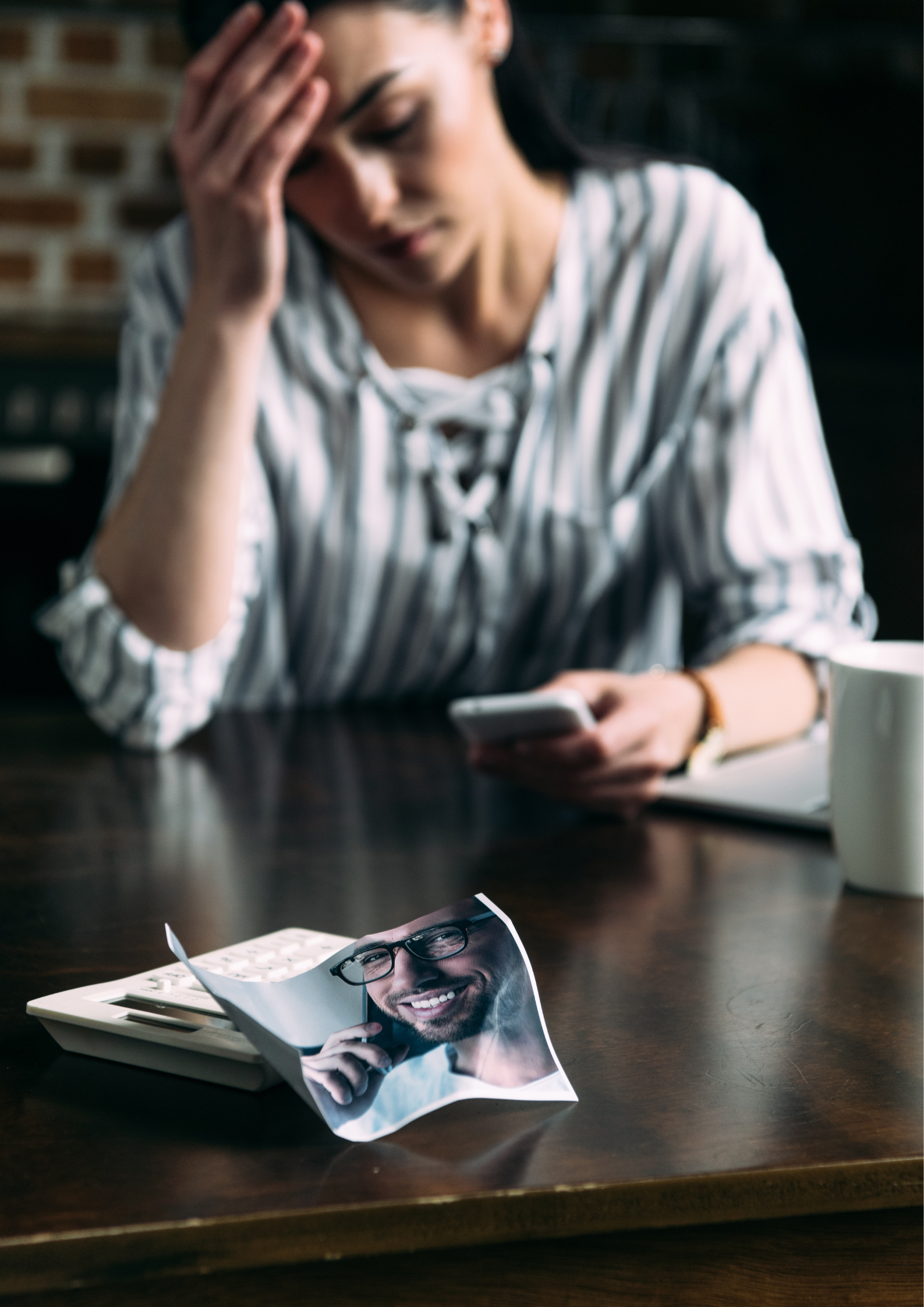 SIGNS HE IS STILL IN LOVE WITH HIS EX