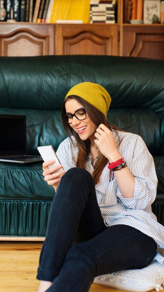 8 Unexpected Gestures Men Make That Women Absolutely Adore