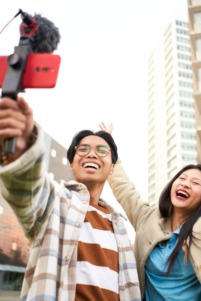 Ways Technology Shapes Modern Love and Marriages