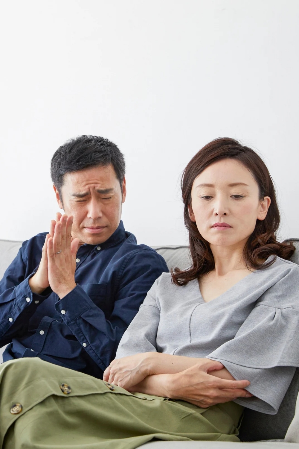 Things a Good Husband Should Never Have to Beg His Wife For